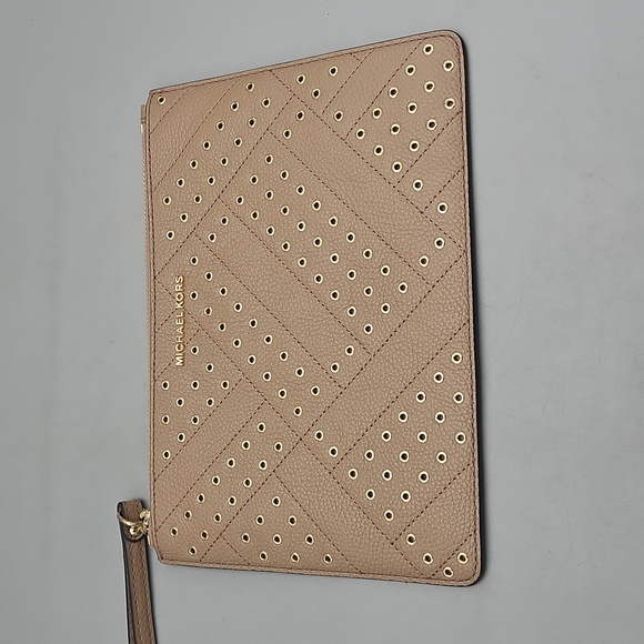 Michael Kors Handbags - Michael Kors Bags Michael Kors Jet Set Travel XL Clutch